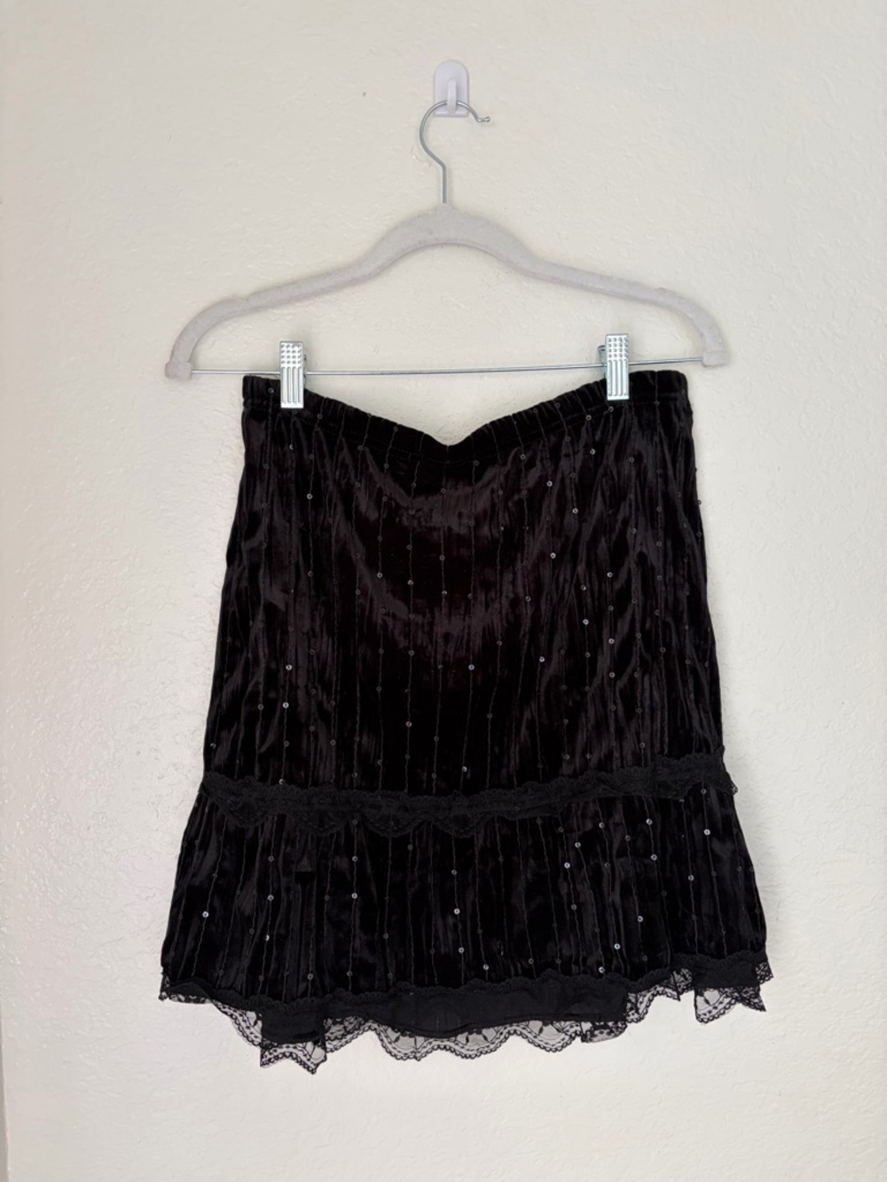 No Boundaries Black Mini Skirt with Lace Trim - Picture 4 of 6